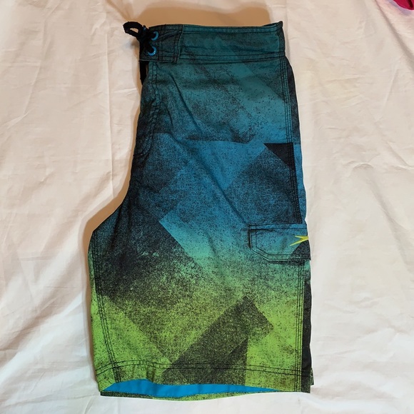 Men’s Speedo swim trunks size L - Picture 2 of 10